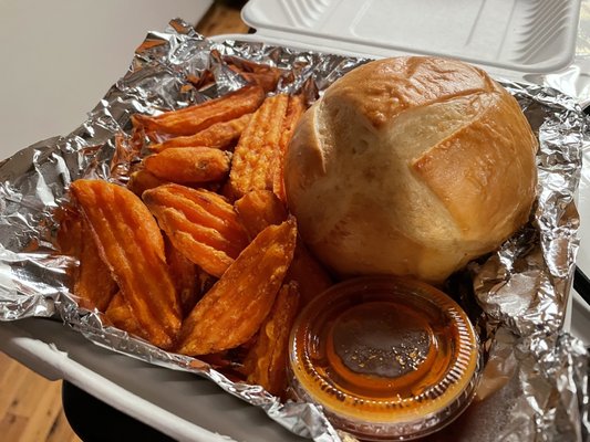 Oak, The New Fat Alley BBQ by null