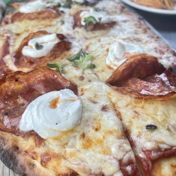 VU Rooftop - Flatbread was amazing! - Lounges Near Me - Chicago, Illinois