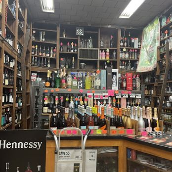 Monalisa's Wine and Liquor - Beer, Wine & Spirits Near Me - Manhattan, New York Monalisa's Wine and Liquor - Beer, Wine & Spirits Near Me - Manhattan, New York