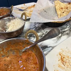 Tandoori Table - Butter chicken and cheese naan
