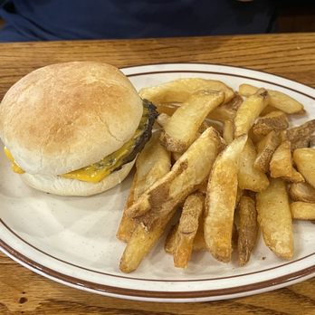 Mac & Bobs - Bison burger - Sports Bars Near Me - Salem, Virginia