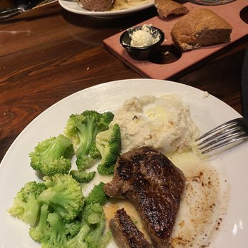 LongHorn Steakhouse - Steakhouses Near Me - Live Oak, Texas