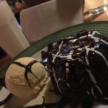 Applebee's Grill + Bar - Triple chocolate meltdown - Sports Bars Near Me - Bellevue, Washington