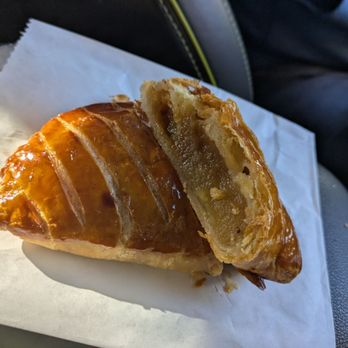 Mirabelle by Orphée - Oui oui apple pastry - Patisserie/Cake Shop Near Me - Seattle, Washington