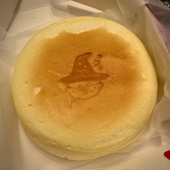 Uncle Tetsu - Cheesecake - Desserts Near Me - Montreal, Quebec
