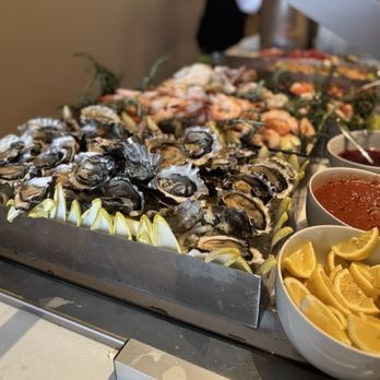 Fountain Restaurant - Seafood area with oysters, prawns and crab - Breakfast & Brunch Near Me - San Jose, California Fountain Restaurant - Seafood area with oysters, prawns and crab - Breakfast & Brunch Near Me - San Jose, California