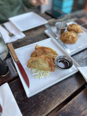 Hungry Crowd by null