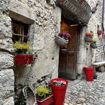 Pérouges - Excellent shops - Local Flavor Near Me