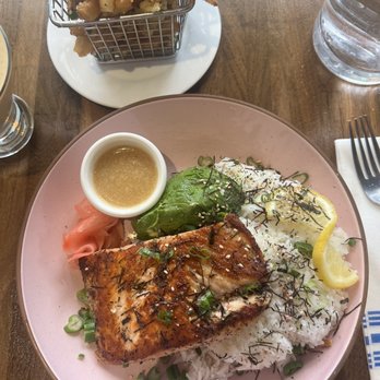 Lapisara Eatery - Grilled Salmon - Breakfast & Brunch Near Me - San Francisco, California Lapisara Eatery - Grilled Salmon - Breakfast & Brunch Near Me - San Francisco, California