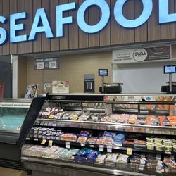 Stop & Shop - No seafood ever behind the counter that it wants me compels me mostly to go behind accounts just grab myself
