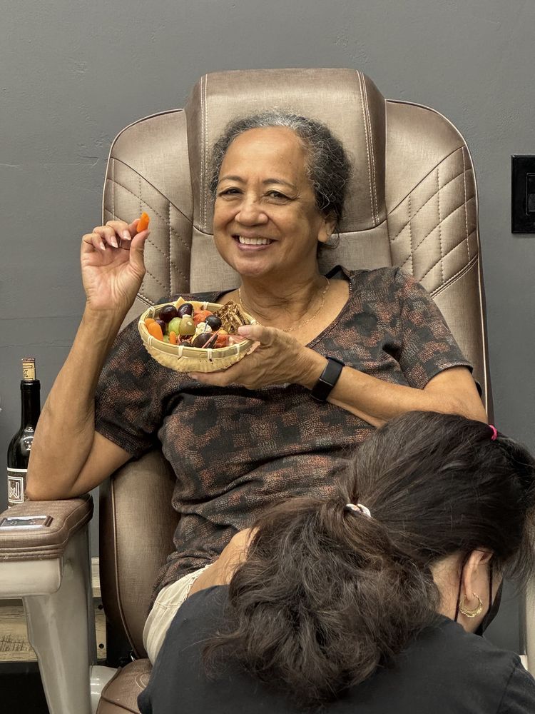 ESCAPE NAILS & SPA Updated October 2024 376 Photos & 414 Reviews