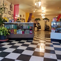 D' Marias Beauty Salon - Inside the salon