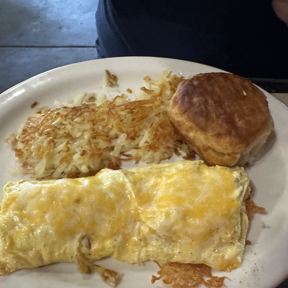 Ozark Cafe - The hash browns were great. The Omlette and biscuit were ok. - American Near Me - Jasper, Arkansas