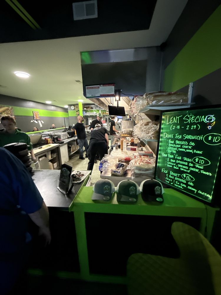 Greenie's Grill Logo