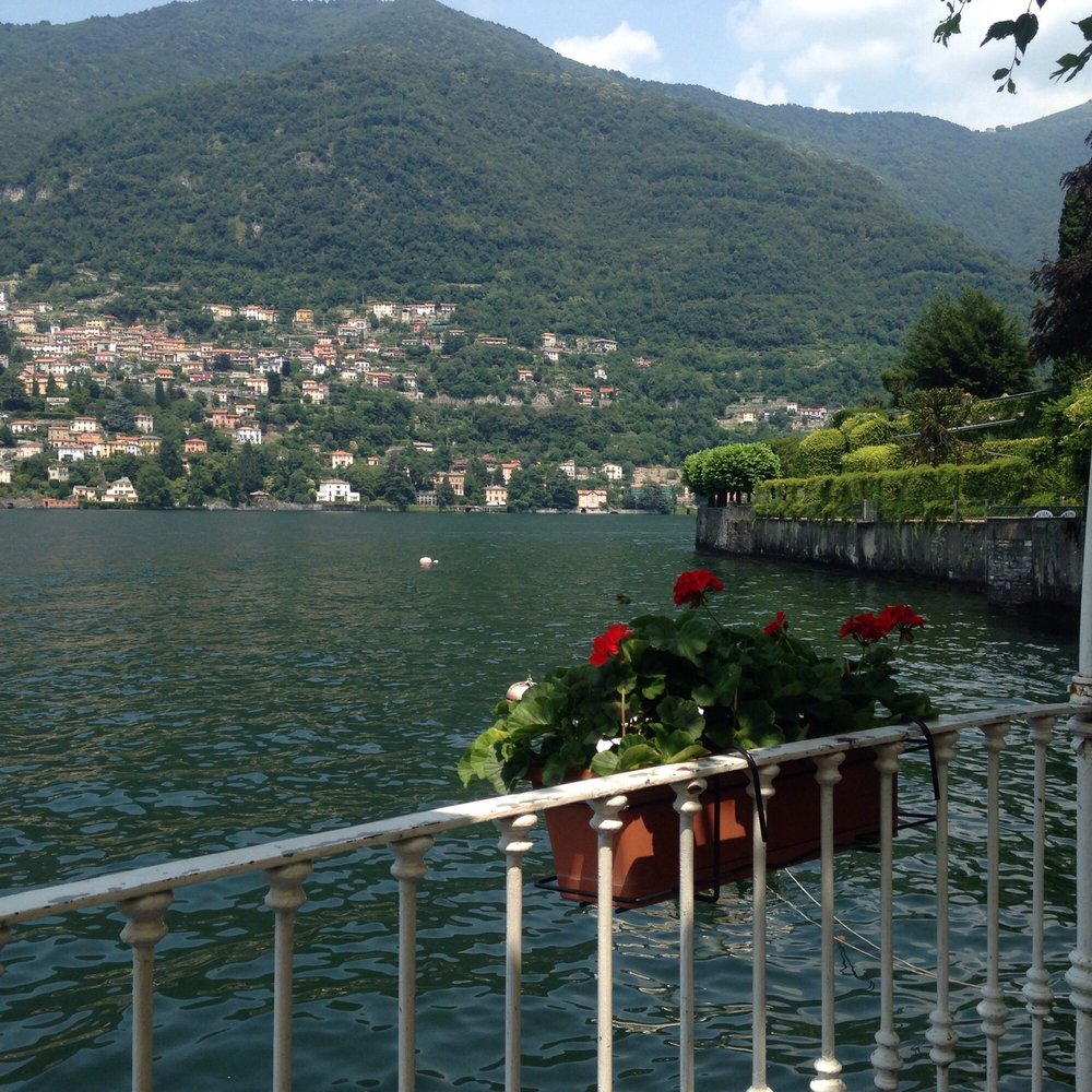 Vapore - View from the terrace of the restaurant towards Moltraiso - Hotels Near Me - Torno, LC