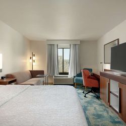 Hampton Inn & Suites San Marcos - Guest room