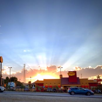 Denny's - Breakfast & Brunch Near Me - Kettleman City, California