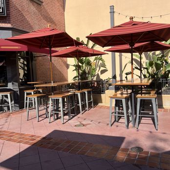 BaseLine Tap House - Lounges Near Me - Lake Buena Vista, Florida
