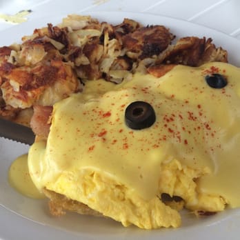 Pacific Diner - Bacon avocado scramble Benedict. Yum!!!! - Breakfast & Brunch Near Me - San Pedro, California Pacific Diner - Bacon avocado scramble Benedict. Yum!!!! - Breakfast & Brunch Near Me - San Pedro, California