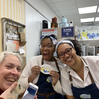 Butterly Bakeshop - The staff taught me how to use apple pay for the first time. - Custom Cakes Near Me - Brooklyn, New York Butterly Bakeshop - The staff taught me how to use apple pay for the first time. - Custom Cakes Near Me - Brooklyn, New York