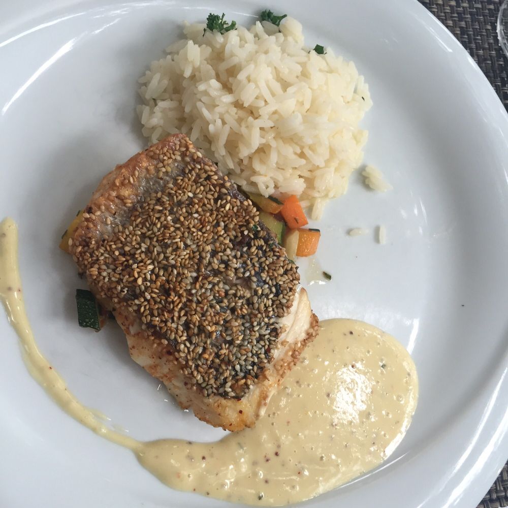 La Croix d'Ouchy - Fish & rice ( served in two exact same portions) - French Near Me - Lausanne, VD