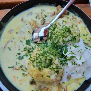 Gasthaus Wes'n - Semmelknödel mit Pfifferlingen - Hotels Near Me - Bad Ischl, 4