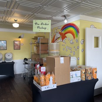 Island Popper Gourmet Popcorn - inside the store - Popcorn Shops Near Me - Honolulu, Hawaii Island Popper Gourmet Popcorn - inside the store - Popcorn Shops Near Me - Honolulu, Hawaii