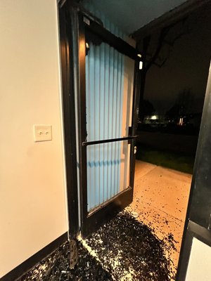 Emergency & Broken Glass Replacement - Broken or shattered glass? JC Glass & Mirror provides fast, professional glass replacement for homes and businesses throughout the area. We handle damaged glass in windows, doors, storefronts, and other glass applications.

• Broken & shattered glass replacement
• Window & door glass
• Storefront & commercial glass
• Tempered safety glass
• Single & dual-pane glass
• Residential & commercial service
• Emergency glass service available

Based in Long Beach, serving Los Angeles and Orange County. Request a free estimate today!