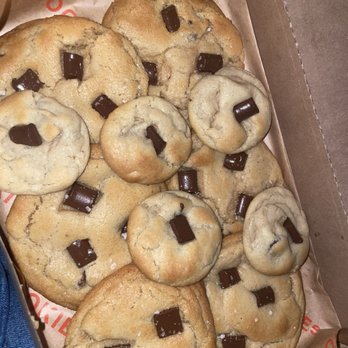 Chewks Cookies - Chocolate chip cookie and minis - Desserts Near Me - Phoenix, Arizona