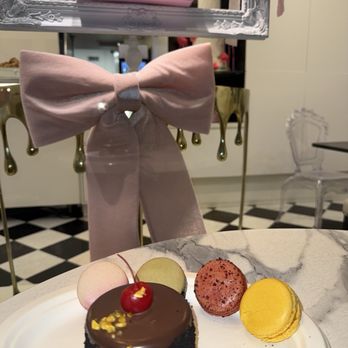 Pompadour - Beverly Hills - Patisserie/Cake Shop Near Me - Beverly Hills, California Pompadour - Beverly Hills - Patisserie/Cake Shop Near Me - Beverly Hills, California