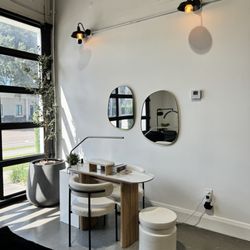 Beige Beauty Lounge - Russian manicure station