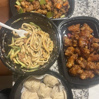 Beijing Cafe - General TSO's, Kung Pao Chicken, Beijing Meat Sauce Noodle, Soup Dumpling (6pc) - Chinese Near Me - Cary, North Carolina