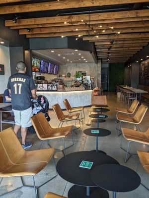 Tom N Toms Coffee by null