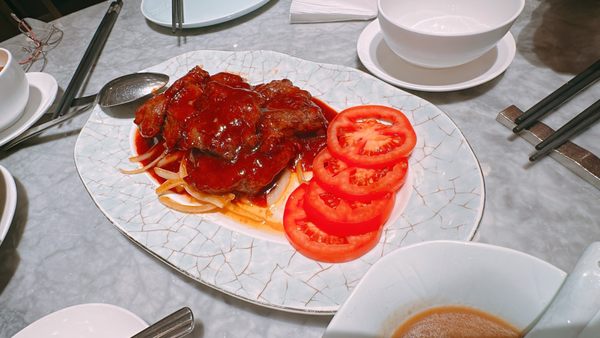 Yung Kee Restaurant by null