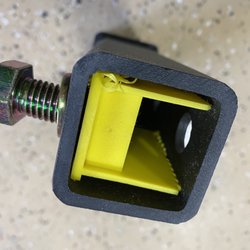 Heininger Holdings - Anti-Wobble Device (movable between pin locations)