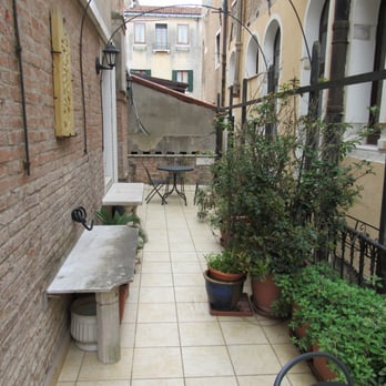 Torino - Shared balcony - Hotels Near Me - Venezia, VE