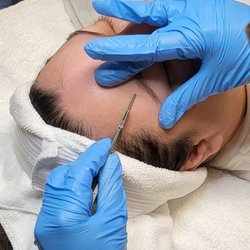Skinful Fx Aesthetics - Dermaplaning