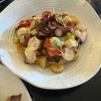Glass Light - Octopus - New American Near Me - Norfolk, Virginia