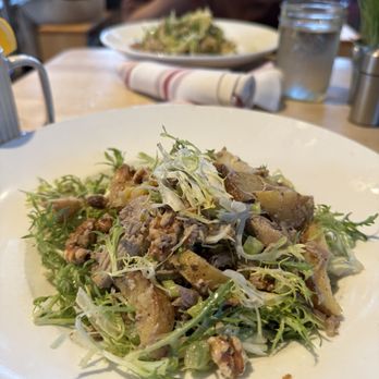 Vinaigrette - Duck salad - Salad Near Me - Austin, Texas Vinaigrette - Duck salad - Salad Near Me - Austin, Texas