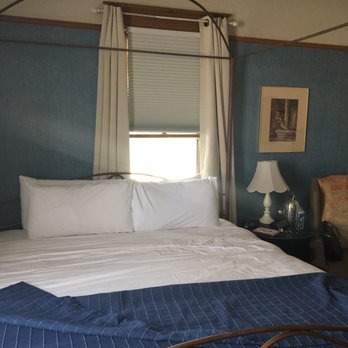 Hotel Vendome - #16 Abby's room - Hotels Near Me - Prescott, Arizona