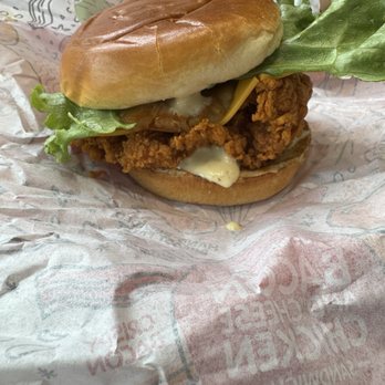 Jollibee - Chicken Shop Near Me - Hillsboro, Oregon