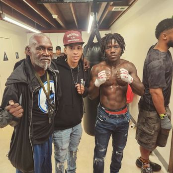 Mo'Athletics - Professional Boxer celebrated after their win with Mo'Athletics! - Boxing Near Me - Pasadena, California Mo'Athletics - Professional Boxer celebrated after their win with Mo'Athletics! - Boxing Near Me - Pasadena, California