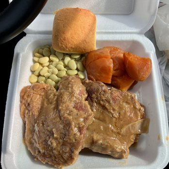 Gracie's Kitchen - a meal in a styrofoam container - Southern Near Me - Memphis, Tennessee