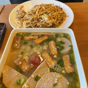 Pho Lan Asian Bistro - Tofu Lo Mein and Banh Rieu Cua(B16) - Vietnamese Near Me - Moore, Oklahoma Pho Lan Asian Bistro - Tofu Lo Mein and Banh Rieu Cua(B16) - Vietnamese Near Me - Moore, Oklahoma
