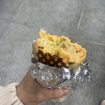Il Canto Cafe - Bacon avocado Breakfast Burrito - Coffee & Tea Near Me - San Francisco, California Il Canto Cafe - Bacon avocado Breakfast Burrito - Coffee & Tea Near Me - San Francisco, California