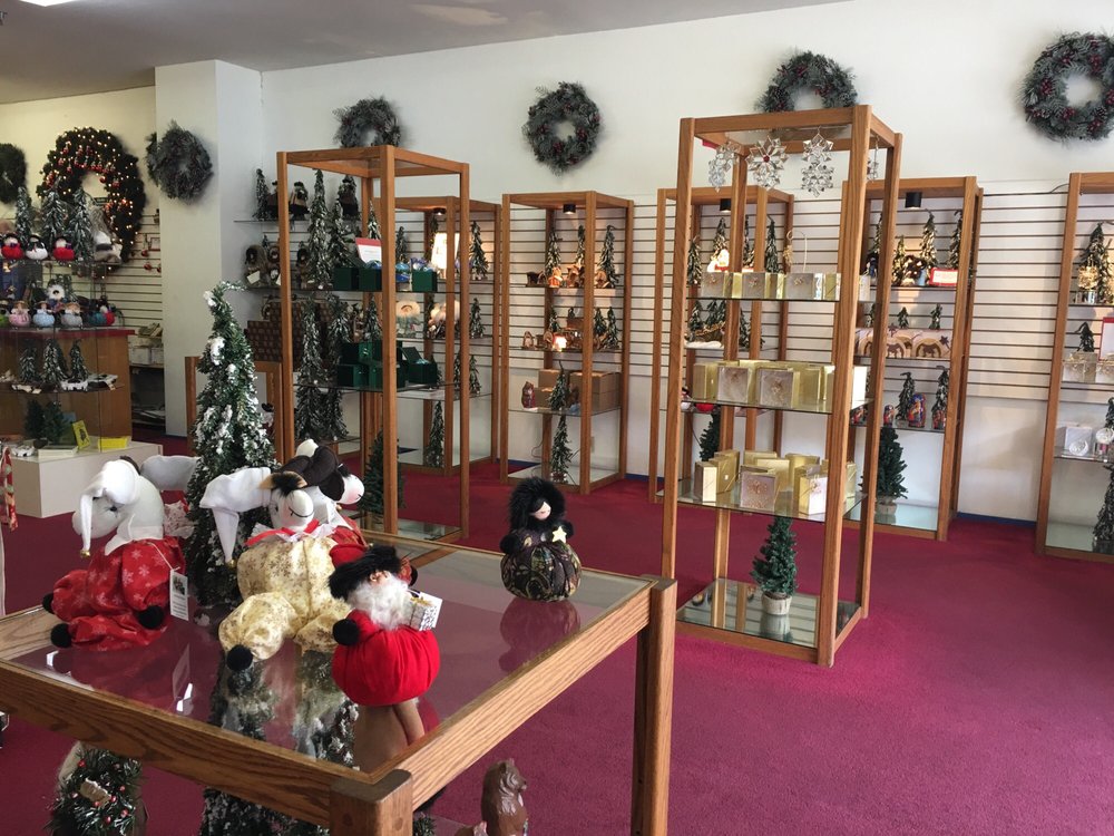 ALASKA CHRISTMAS STORE Updated August 2024 425 Broadway, Skagway
