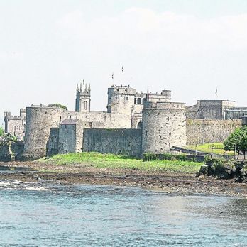 Limerick City Wlking Tours - King Johns Castle - Walking Tours Near Me Limerick City Wlking Tours - King Johns Castle - Walking Tours Near Me