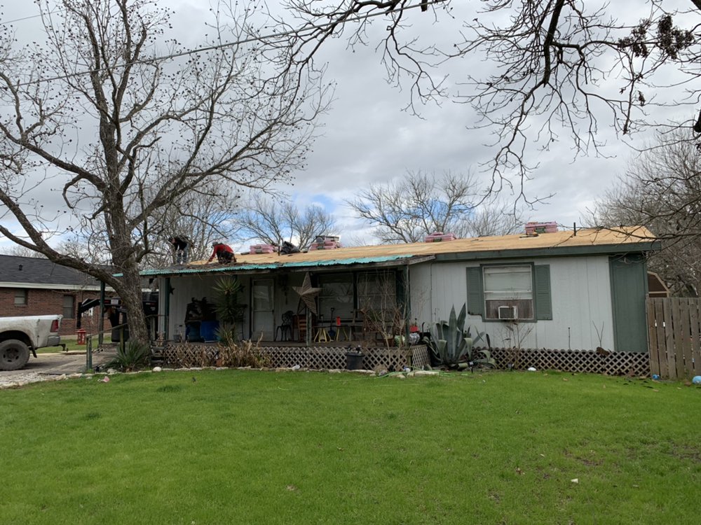 Slide of DG Roofing & Construction