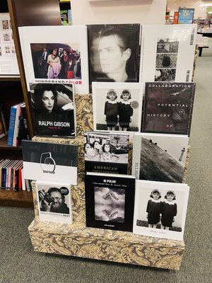 Barnes & Noble by null