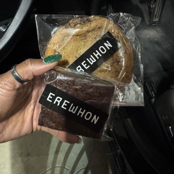 Erewhon - Chocolate chip cookie and brownie - Grocery Near Me - Los Angeles, California